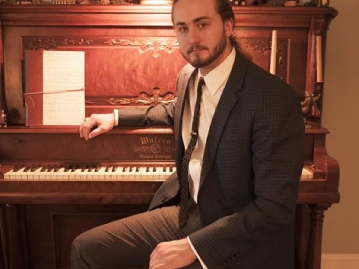 Quentin Walston is a pianist, composer, and music educator living in Loudoun County, Virginia. Quentin is the current artist-in-residence at Rust Library.